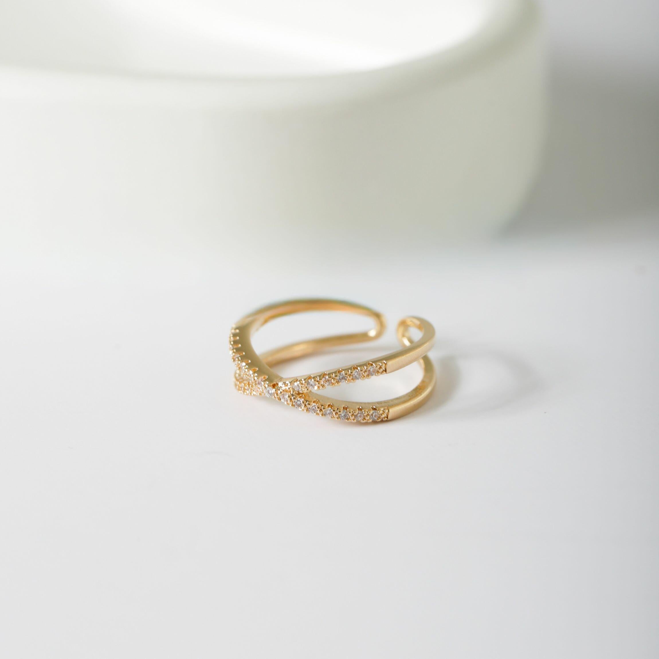 Luce Interlace Ring