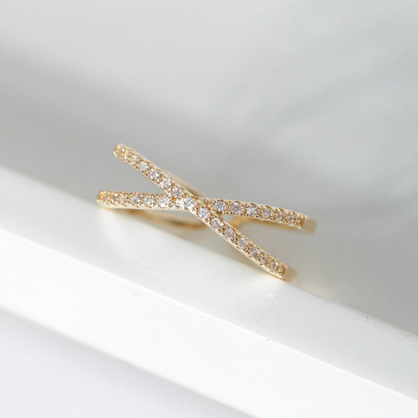 Luce Interlace Ring