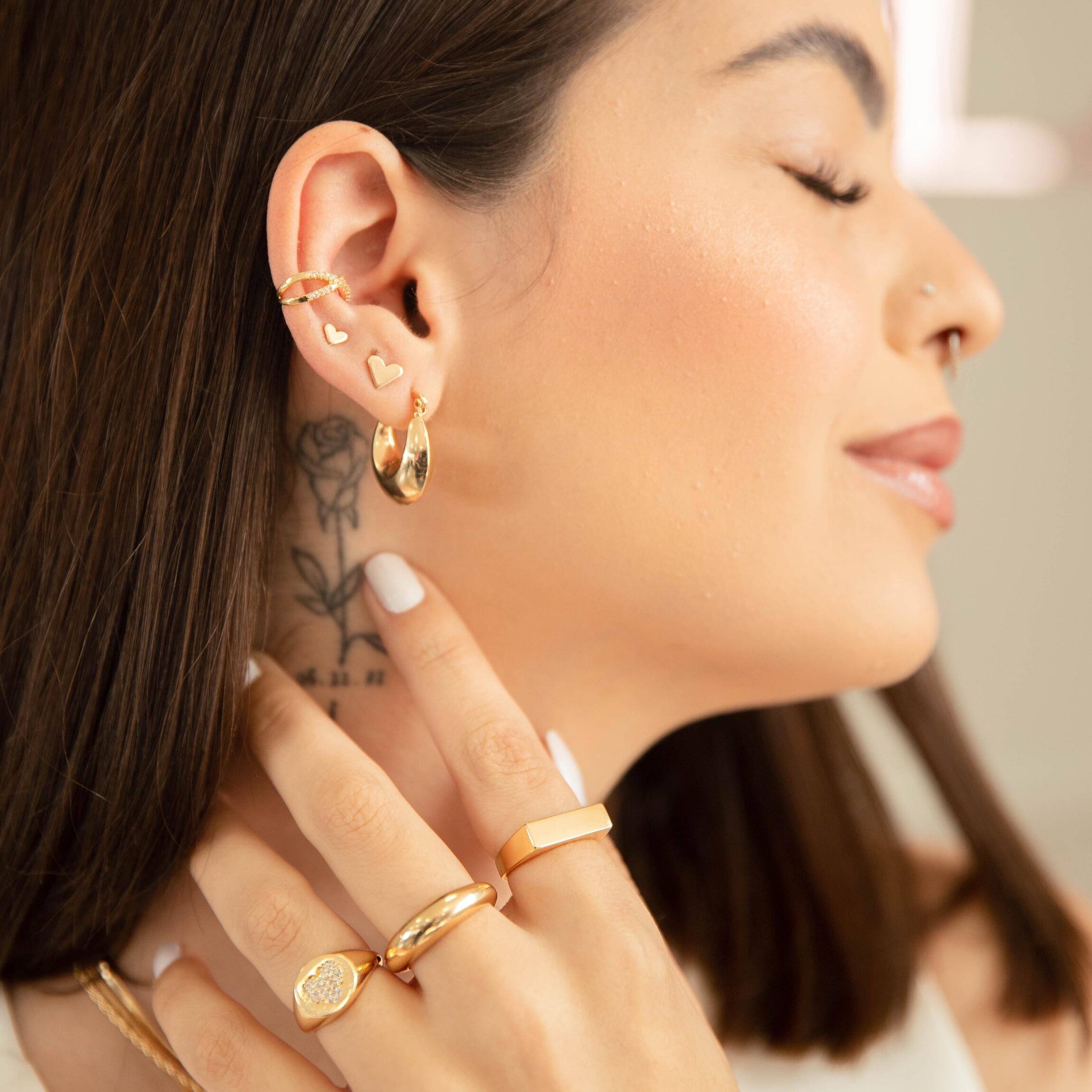 Lovie Heart Stud - Gold