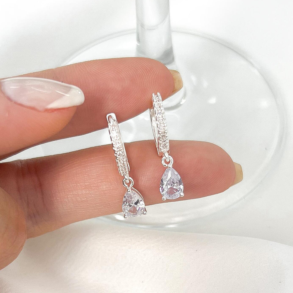 Ayla Drops Earrings