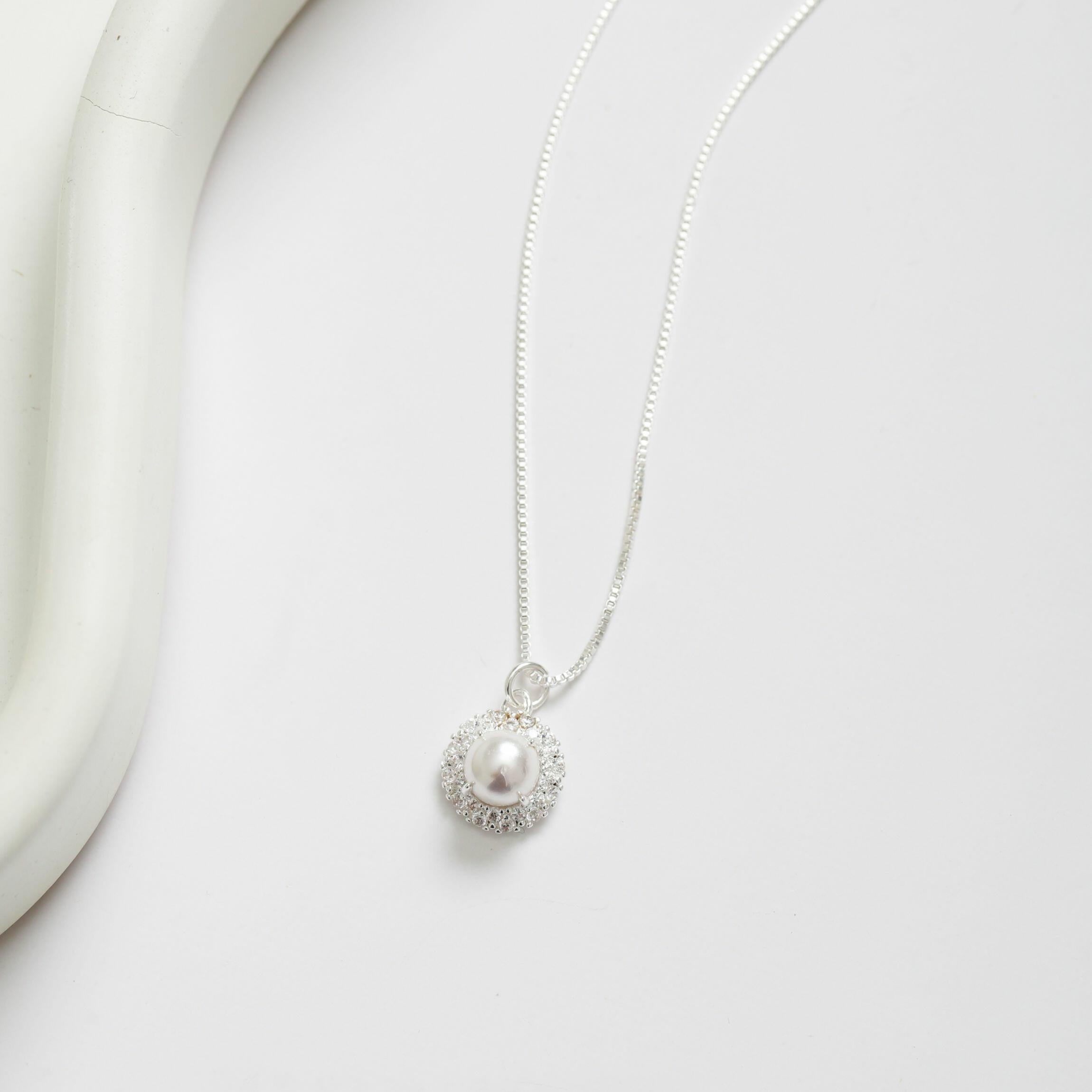 Isabella Pearl Set