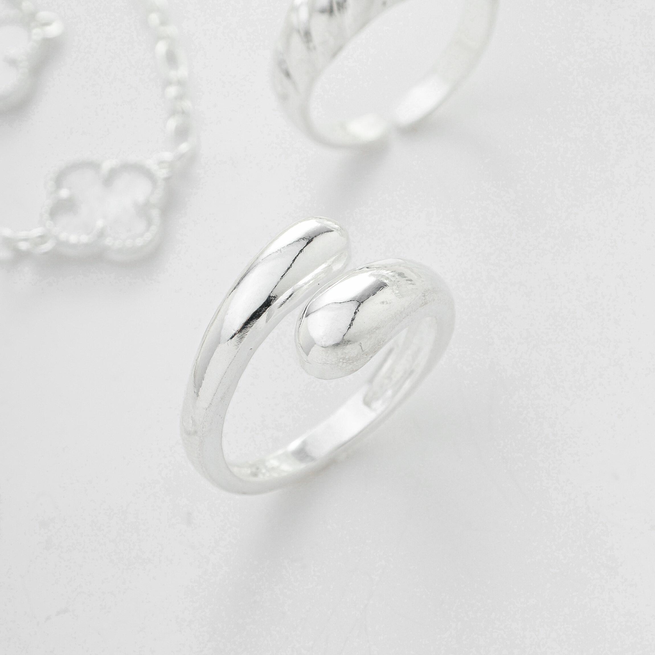 Naya Adjustable Ring