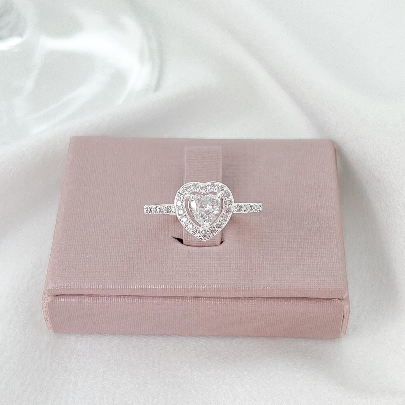 Eleanor Heart Ring