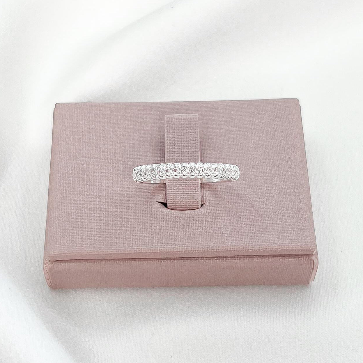 Vivienne Pavé Ring