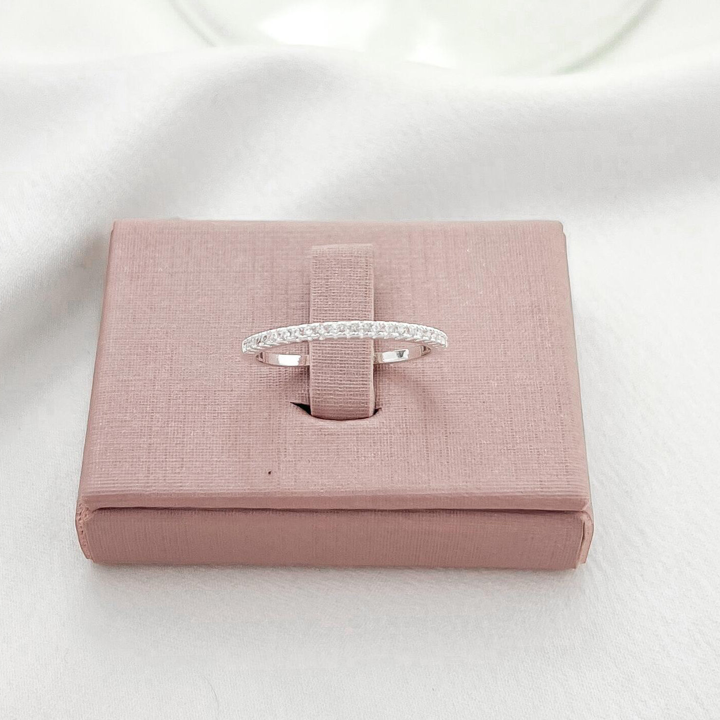Lara Pavé Ring